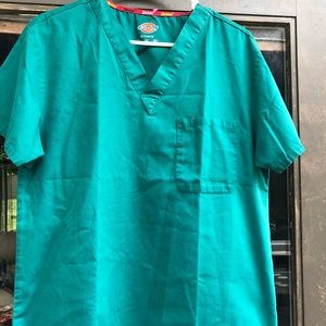 Dickies Women's Green Scrubs Top Size S/CH/P
